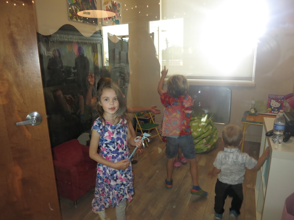 kids dancing at photo show